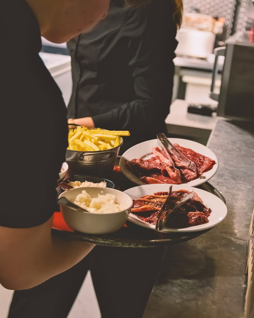 Steak service