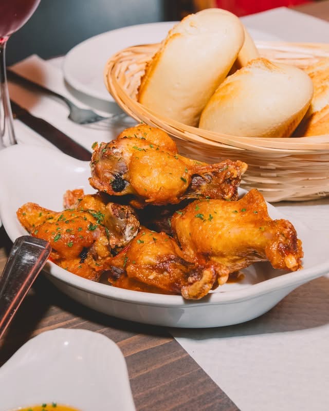 Famous chicken wings